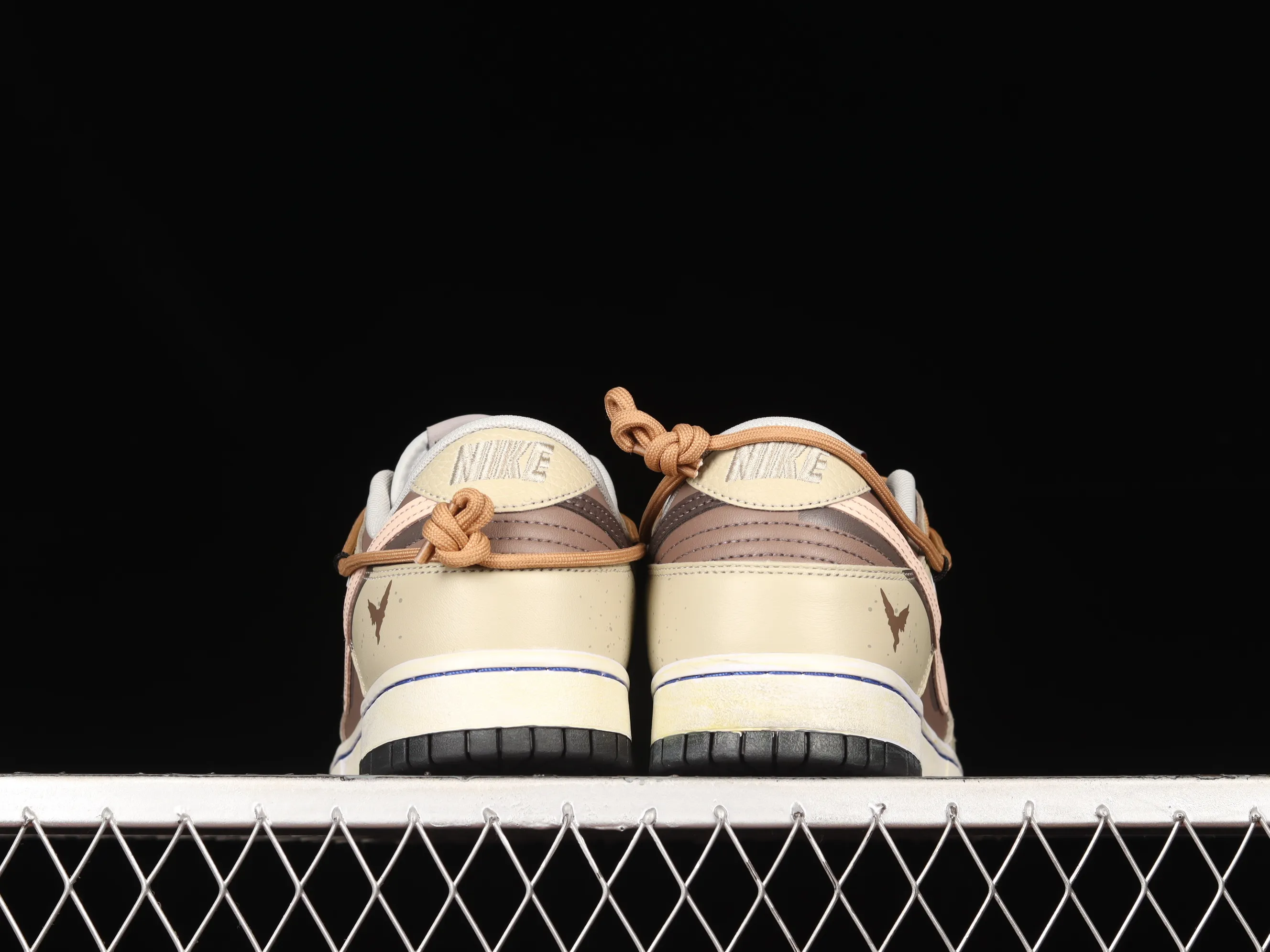All categories Nk SB Dunk series Nk SB Dunk Low low-top sneakers F version Nk Dunk Low strap deconstruction SB smashed backboard fashion casual sneakers DD3363-002